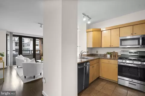 631 D St NW #1129, Washington, DC 20004 photo 9