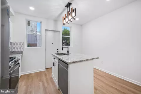 Entry Way - 1721 L St NE, Washington, DC 20002 photo 7 of 11