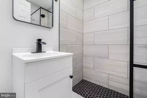 Bath - 1721 L St NE, Washington, DC 20002 photo 1 of 2