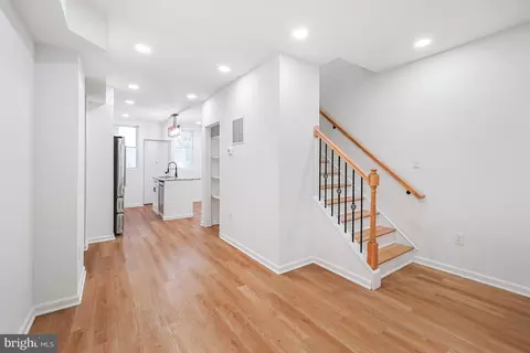 Entry Way - 1721 L St NE, Washington, DC 20002 photo 2 of 11