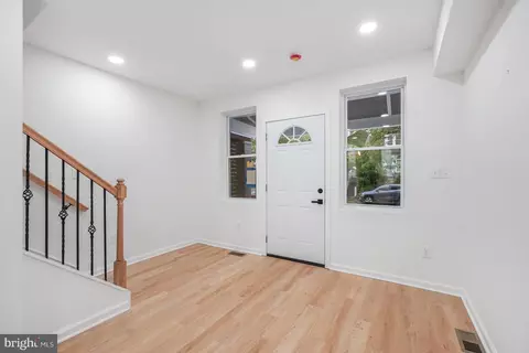 Entry Way - 1721 L St NE, Washington, DC 20002 photo 3 of 11