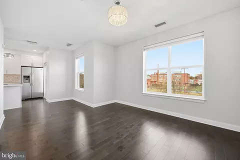 Living - 401 15th St SE #401, Washington, DC 20003 photo 1 of 3