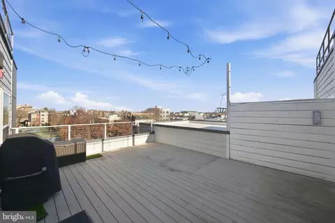 Exterior - 401 15th St SE #401, Washington, DC 20003 photo 1 of 2
