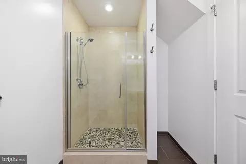 Bath - 401 15th St SE #401, Washington, DC 20003 photo 1 of 3
