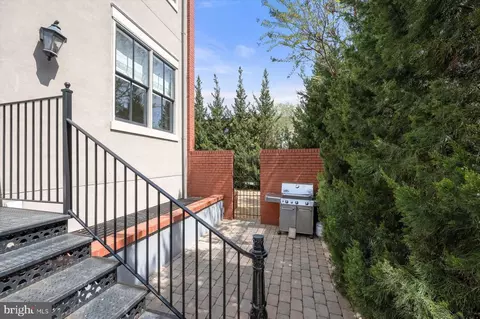 Exterior - 419 G St SE, Washington, DC 20003 photo 6 of 16