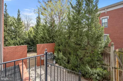 Exterior - 419 G St SE, Washington, DC 20003 photo 7 of 16