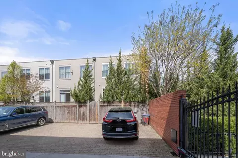 Exterior - 419 G St SE, Washington, DC 20003 photo 8 of 16