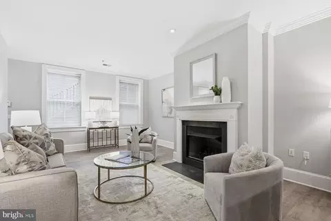 Living - 419 G St SE, Washington, DC 20003 photo 8 of 9