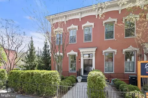 Exterior - 419 G St SE, Washington, DC 20003 photo 3 of 16