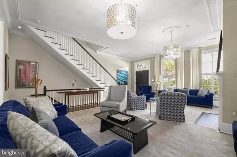 Living - 419 G St SE, Washington, DC 20003 photo 6 of 9