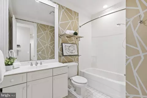 Bath - 419 G St SE, Washington, DC 20003 photo 5 of 5