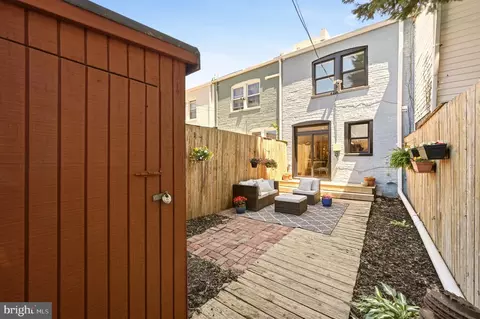 Exterior - 329 17th St SE, Washington, DC 20003 photo 6 of 8