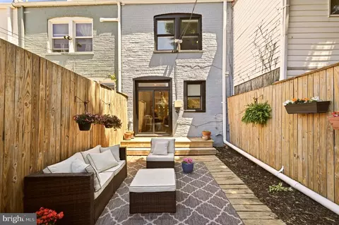 Exterior - 329 17th St SE, Washington, DC 20003 photo 5 of 8