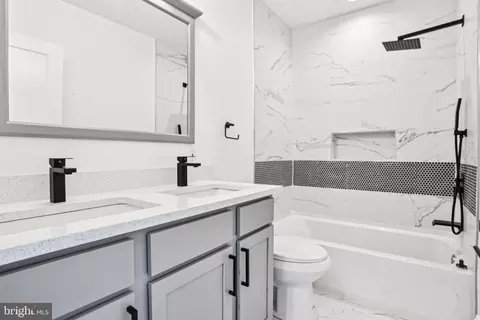 Bath - 322 56th St NE, Washington, DC 20019 photo 2 of 4