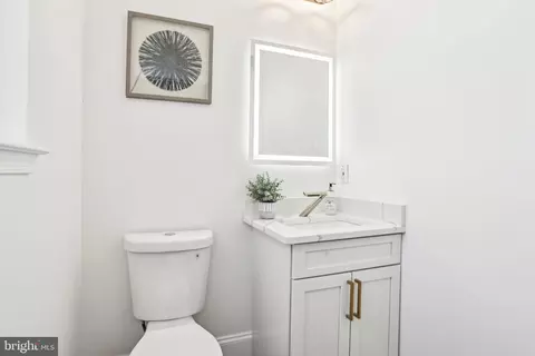 Bath - 322 56th St NE, Washington, DC 20019 photo 3 of 4