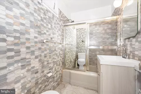 Bath - 1010-1012 16th St NE, Washington, DC 20002 photo 2 of 3