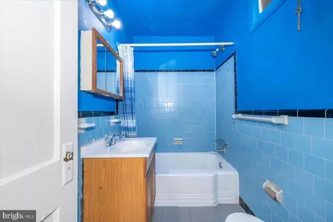 Bath - 1010-1012 16th St NE, Washington, DC 20002 photo 3 of 3