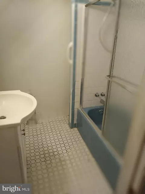 Bath - 1010 10th St NE, Washington, DC 20002 photo 4 of 4