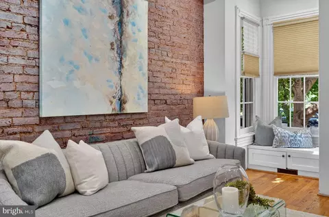 142 D St SE, Washington, DC 20003