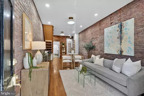 142 D St SE, Washington, DC 20003