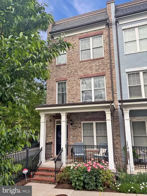 512 Regent Pl NE, Washington, DC 20017