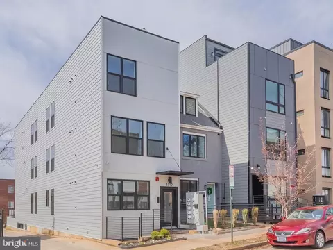 1012 17th Pl NE #2, Washington, DC 20002