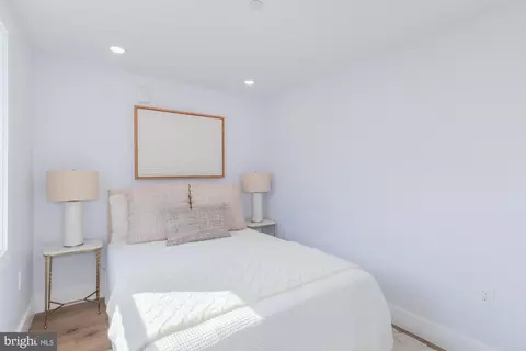 Bedroom - 1012 17th Pl NE #SEVEN, Washington, DC 20002 photo 3 of 4