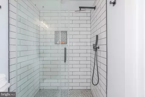 Bath - 1012 17th Pl NE #SEVEN, Washington, DC 20002 photo 4 of 4