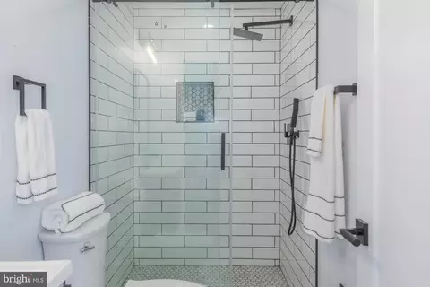 Bath - 1012 17th Pl NE #SEVEN, Washington, DC 20002 photo 2 of 4