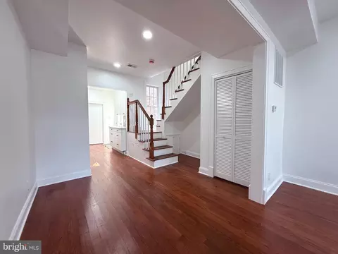 1113 Holbrook Ter NE, Washington, DC 20002