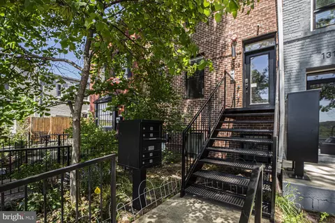 1308 L St SE #2, Washington, DC 20003