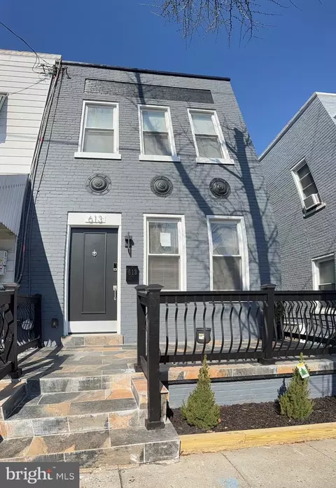 613 Roxboro Pl NW, Washington, DC 20011