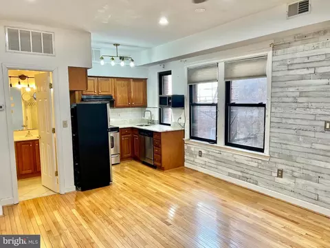 1321 Fairmont St NW #304, Washington, DC 20009