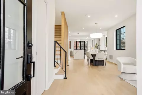 3554 T St NW, Washington, DC 20007