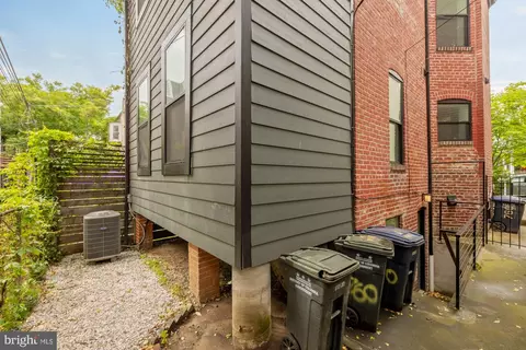 Exterior - 760 Gresham Pl NW, Washington, DC 20001 photo 4 of 8