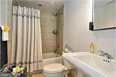 2301 Champlain St NW #T08, Washington, DC 20009 photo 8