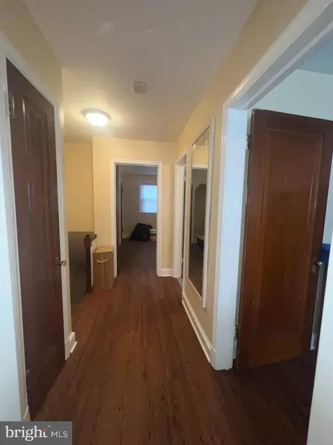 Entry Way - 439 21st St NE, Washington, DC 20002 photo 4 of 7