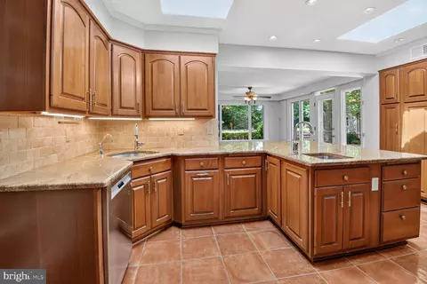 Kitchen - 2260 48th St NW, Washington, DC 20007 photo 2 of 4