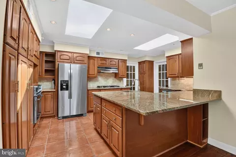 Kitchen - 2260 48th St NW, Washington, DC 20007 photo 3 of 4
