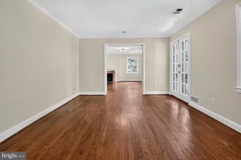 Living - 2260 48th St NW, Washington, DC 20007 photo 4 of 7