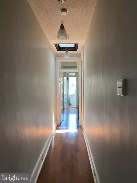 Entry Way - 417 G St NE, Washington, DC 20002 photo 6 of 8