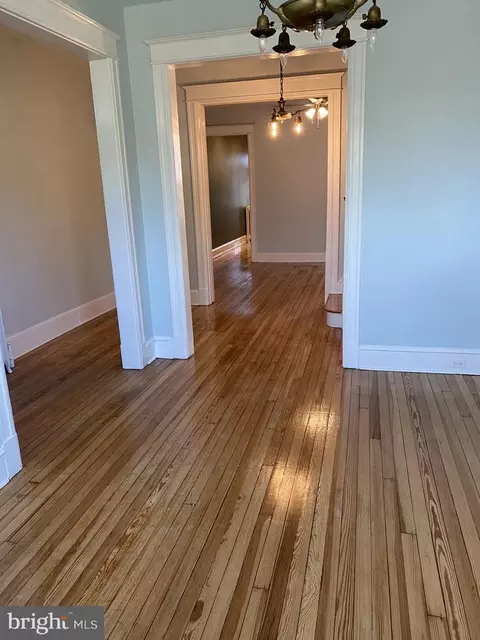 Entry Way - 417 G St NE, Washington, DC 20002 photo 4 of 8