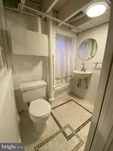 Bath - 417 G St NE, Washington, DC 20002 photo 1 of 4