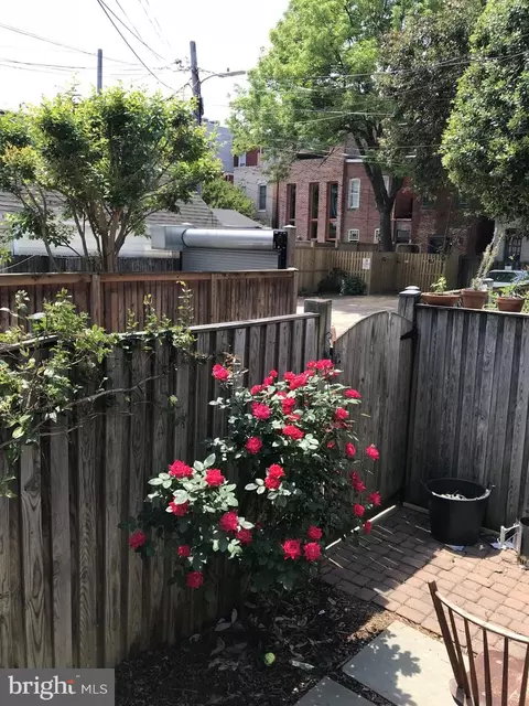 Exterior - 417 G St NE, Washington, DC 20002 photo 3 of 3