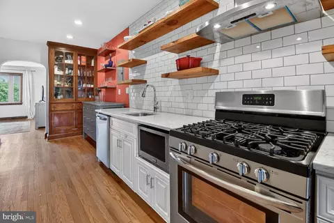4004 8th St NE #4, Washington, DC 20017