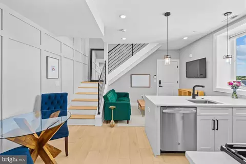 1915 H St NE #PH1, Washington, DC 20002