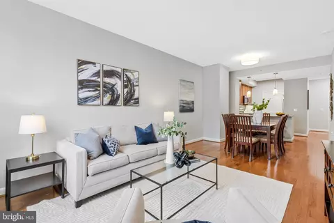 400 Massachusetts Ave NW #803, Washington, DC 20001