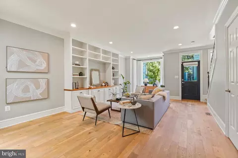 Living - 822 11th St NE, Washington, DC 20002 photo 2 of 2