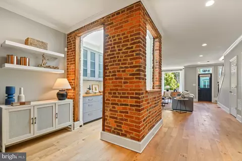 Entry Way - 822 11th St NE, Washington, DC 20002 photo 6 of 10