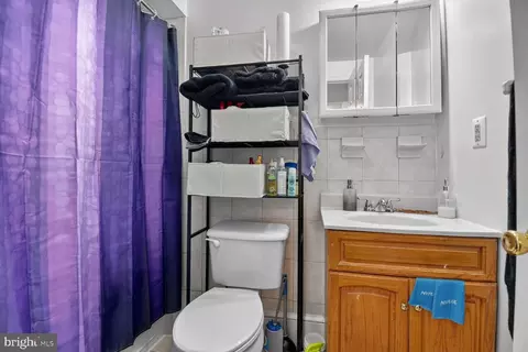 Bath - 1103 Florida Ave NE, Washington, DC 20002 photo 4 of 4